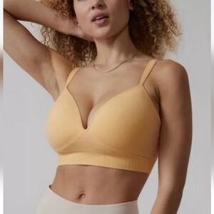 Athleta Embrace Sports Bra, size Small D-DD, new